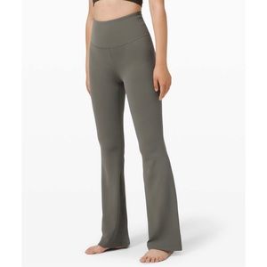 NWOT Groove Super-High-Rise Flared Pant Nulu